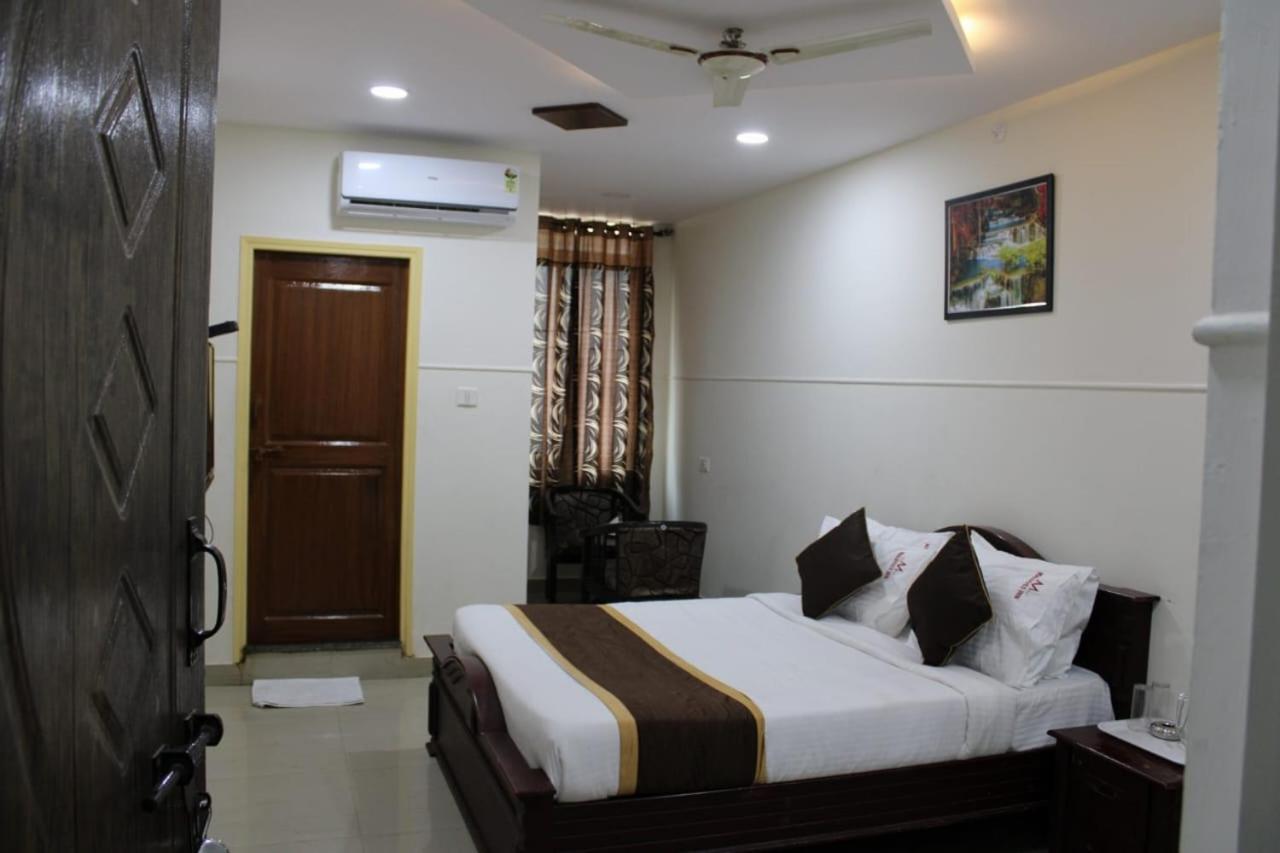 Maldives Inn Bangalore Exteriör bild
