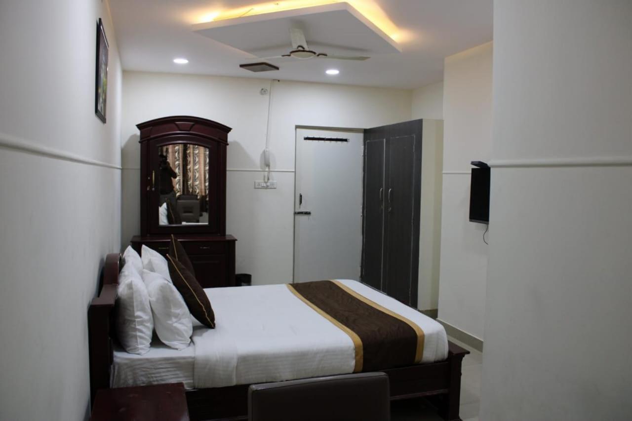 Maldives Inn Bangalore Exteriör bild